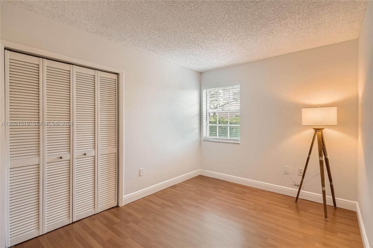 29 Santillane Ave, Unit 2, Coral Gables, FL 33134 Photo