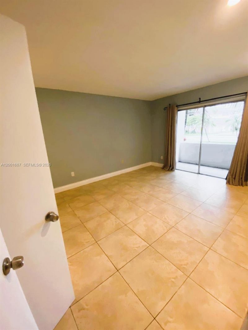 7483 SW 82nd St, Unit A102, Miami, FL 33143 Photo