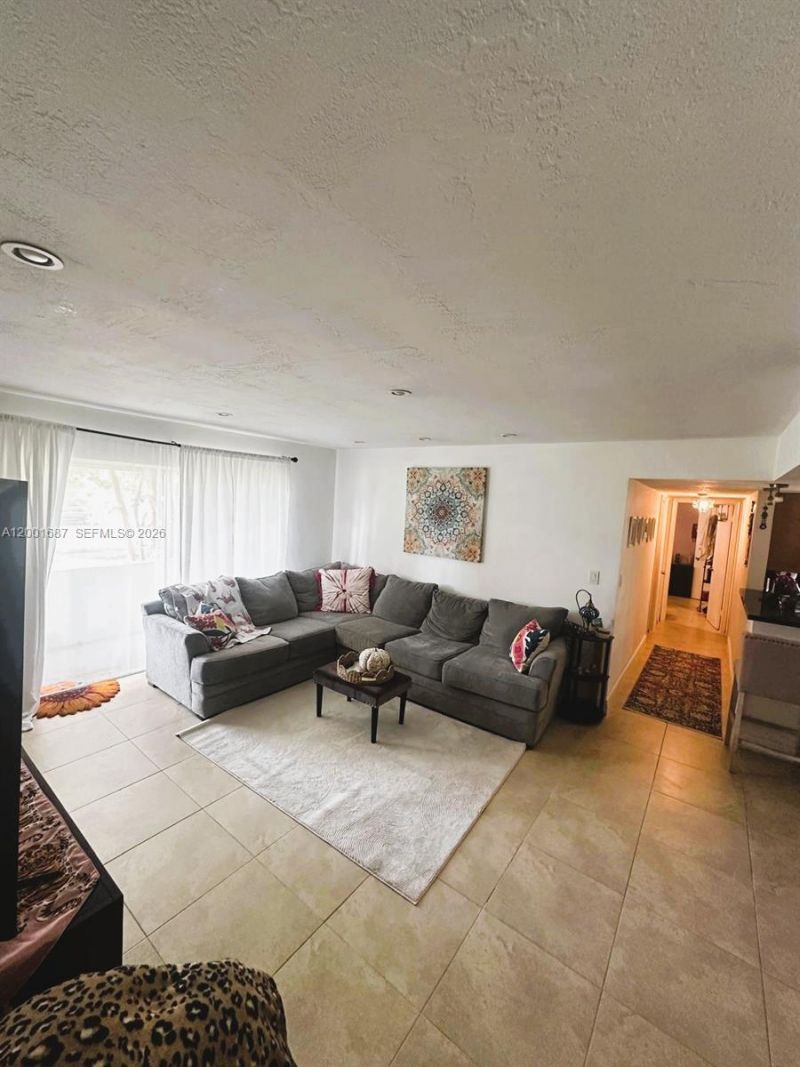 7483 SW 82nd St, Unit A102, Miami, FL 33143 Photo
