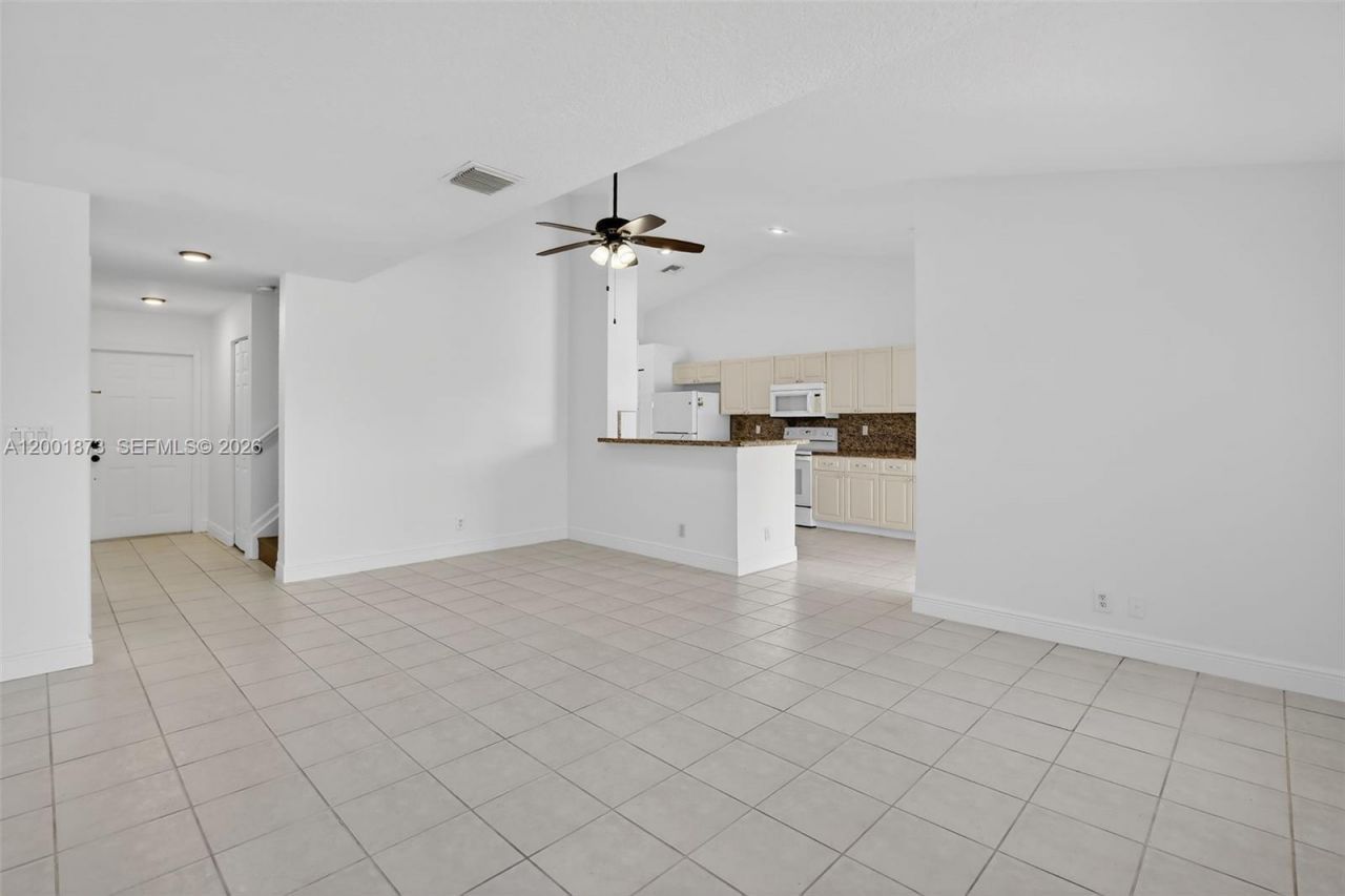 10907 W Broward Blvd, Plantation, FL 33324 Photo