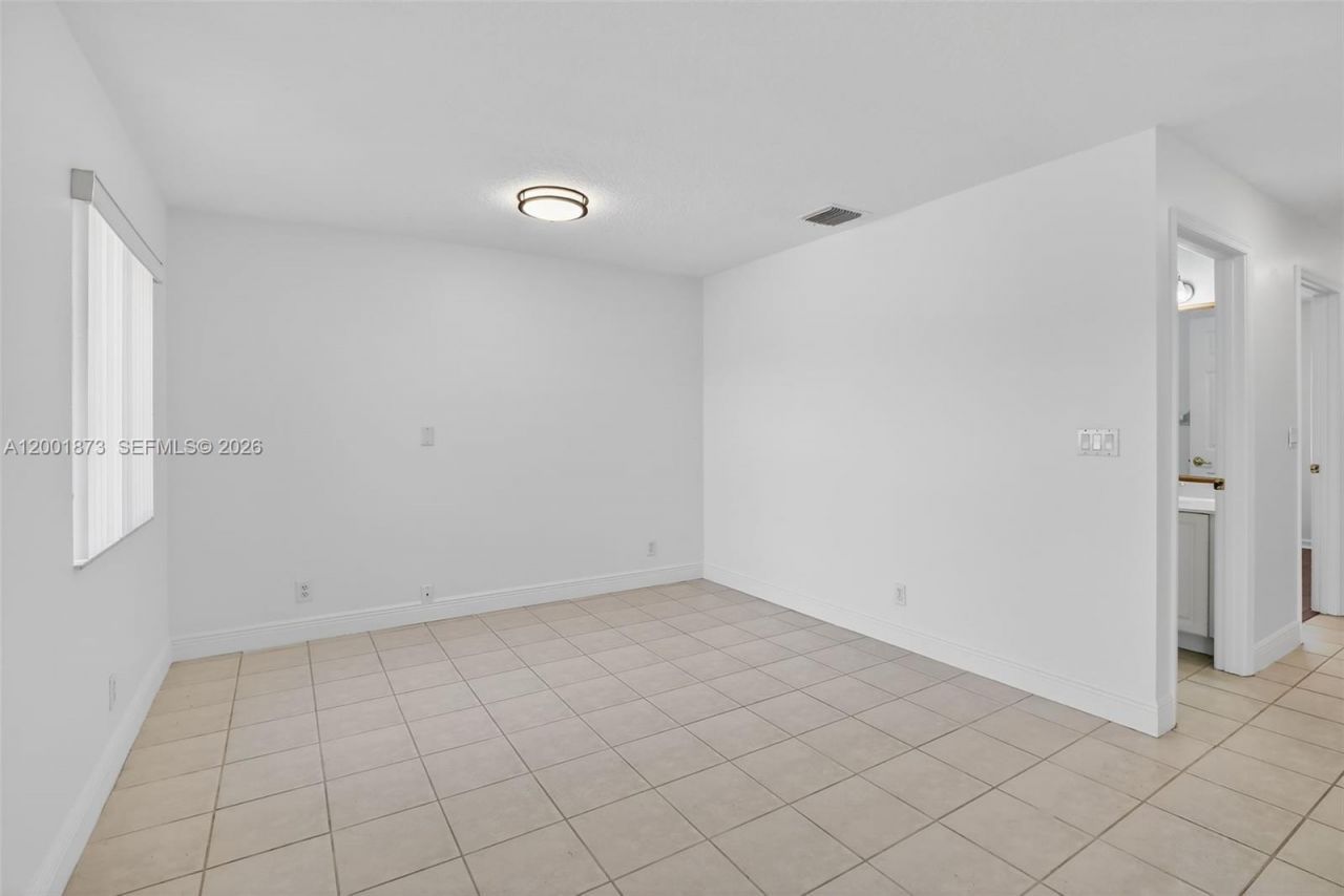 10907 W Broward Blvd, Plantation, FL 33324 Photo