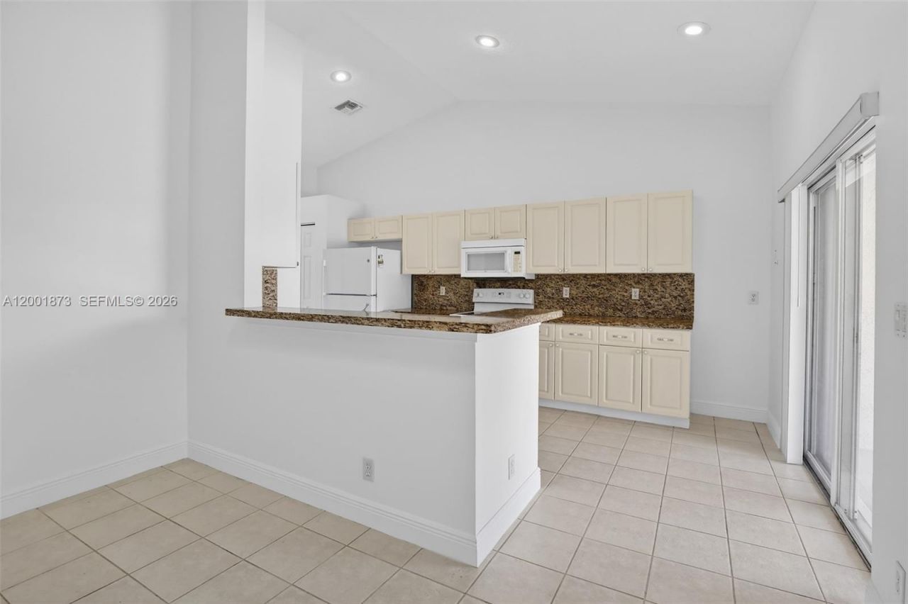 10907 W Broward Blvd, Plantation, FL 33324 Photo