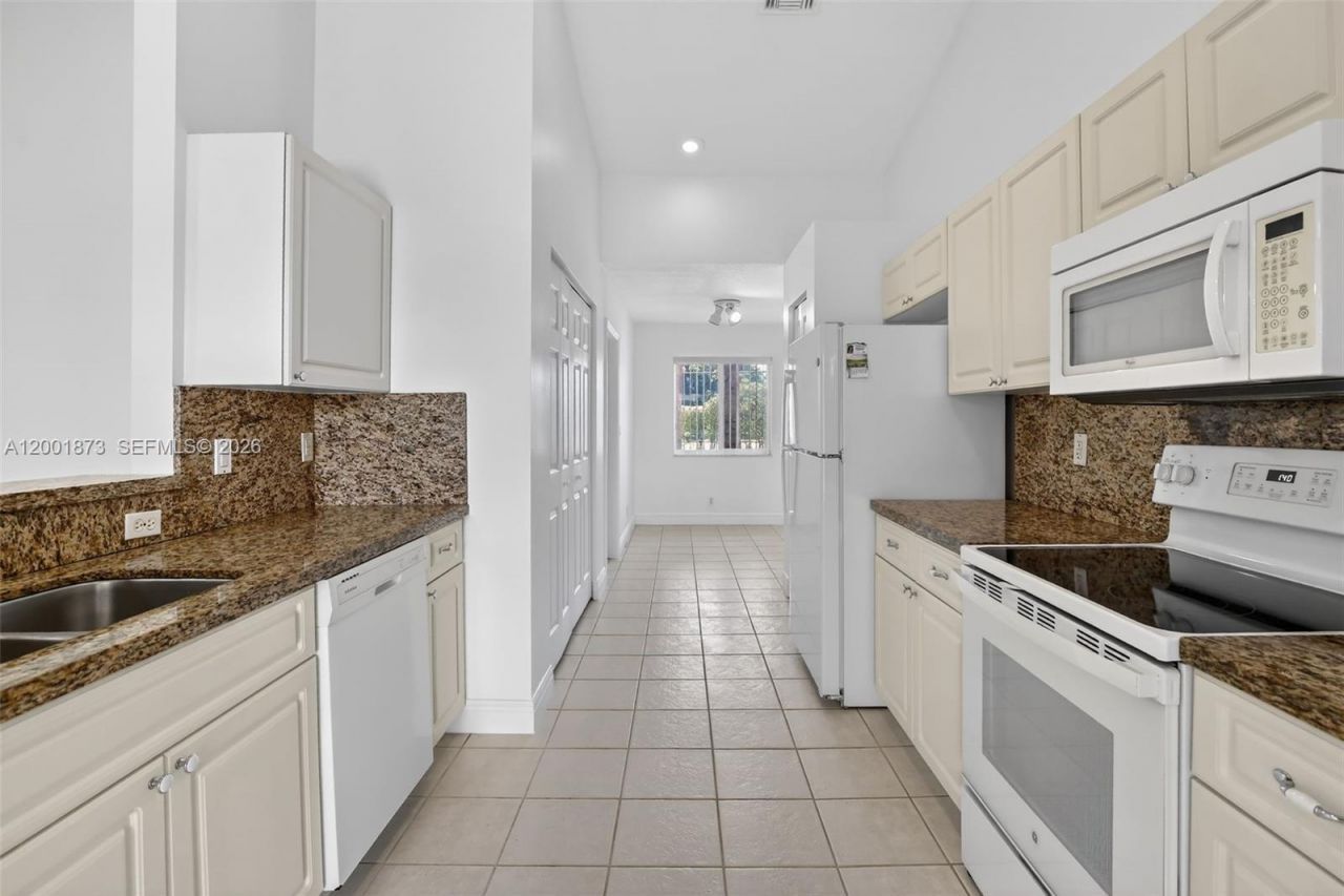 10907 W Broward Blvd, Plantation, FL 33324 Photo