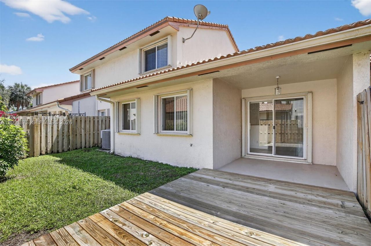 10907 W Broward Blvd, Plantation, FL 33324 Photo