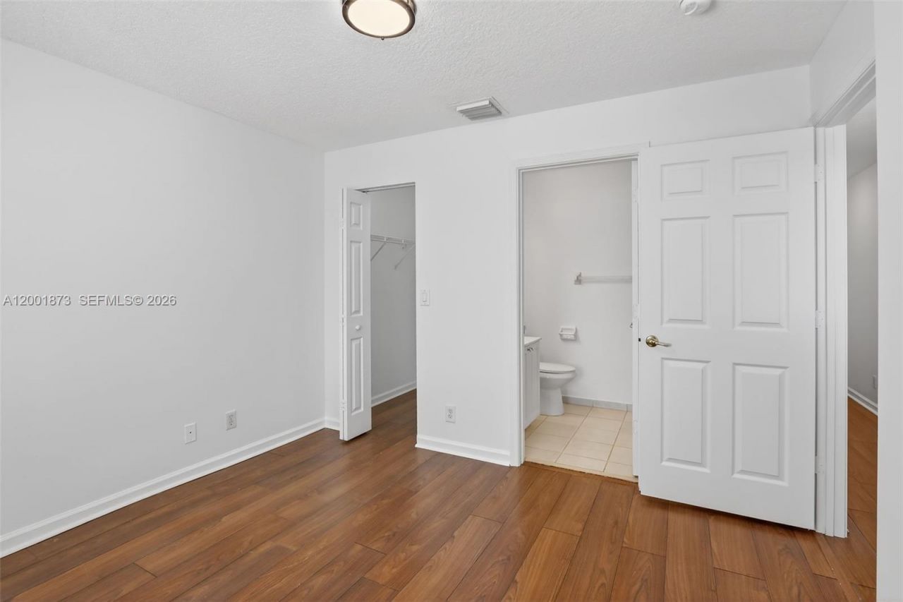 10907 W Broward Blvd, Plantation, FL 33324 Photo