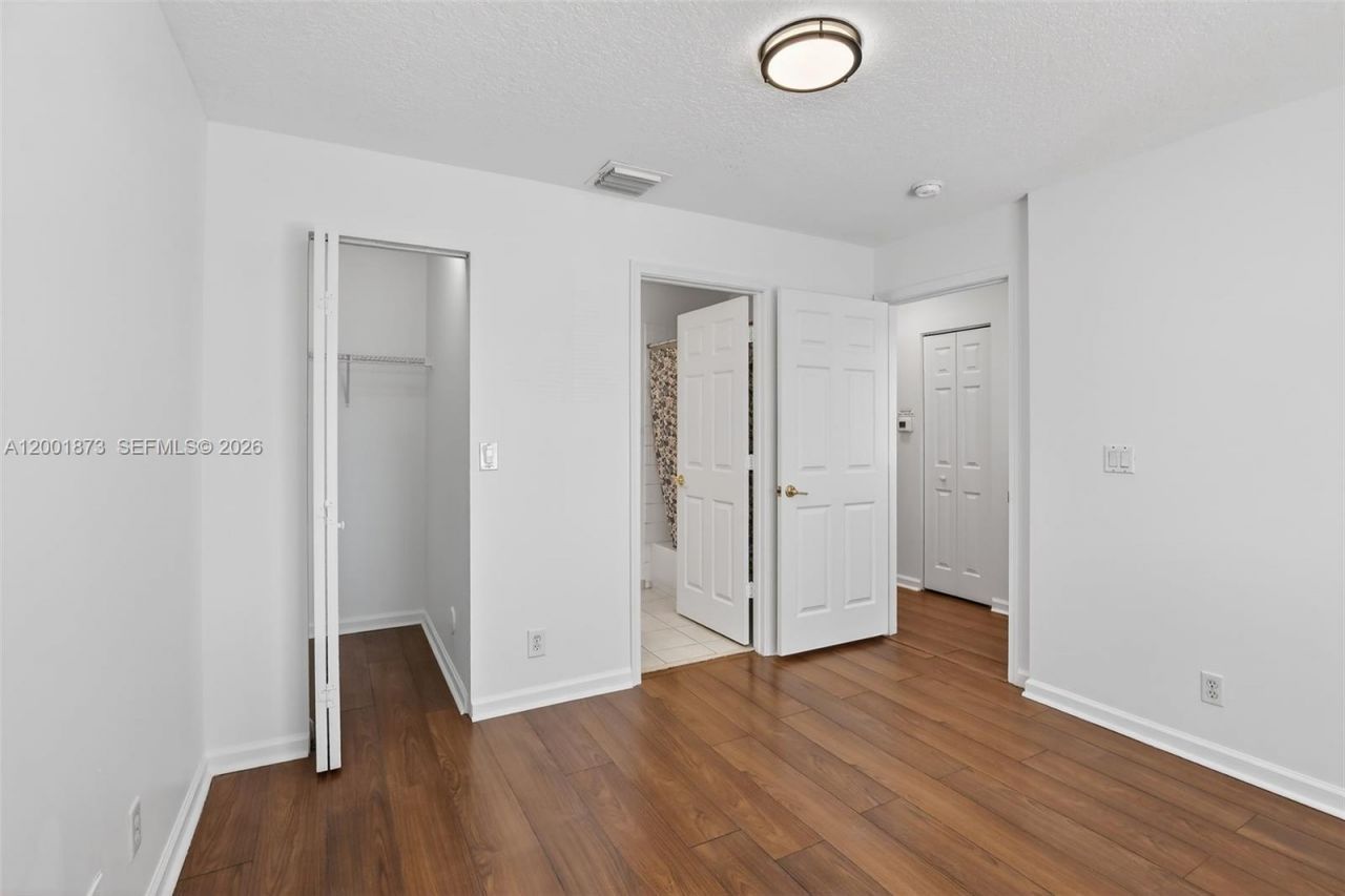 10907 W Broward Blvd, Plantation, FL 33324 Photo