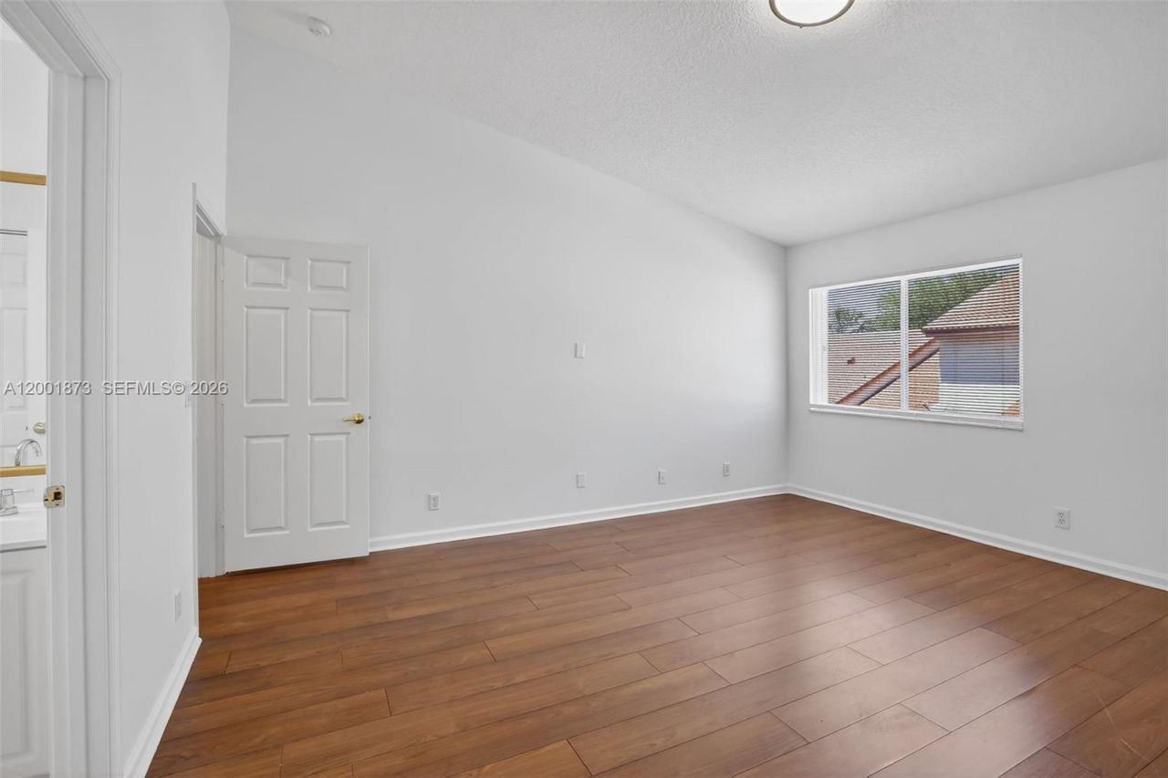 10907 W Broward Blvd, Plantation, FL 33324 Photo