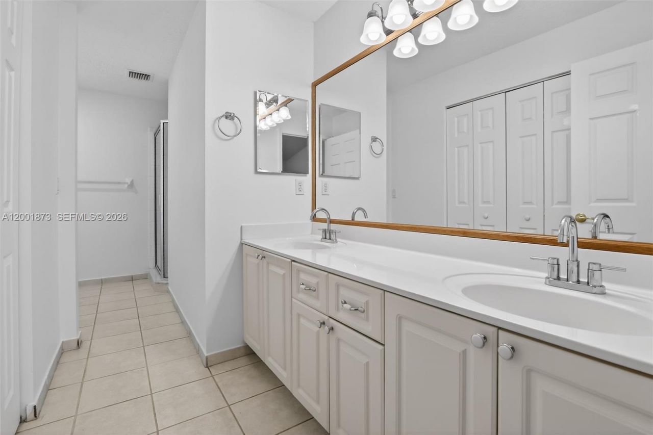 10907 W Broward Blvd, Plantation, FL 33324 Photo