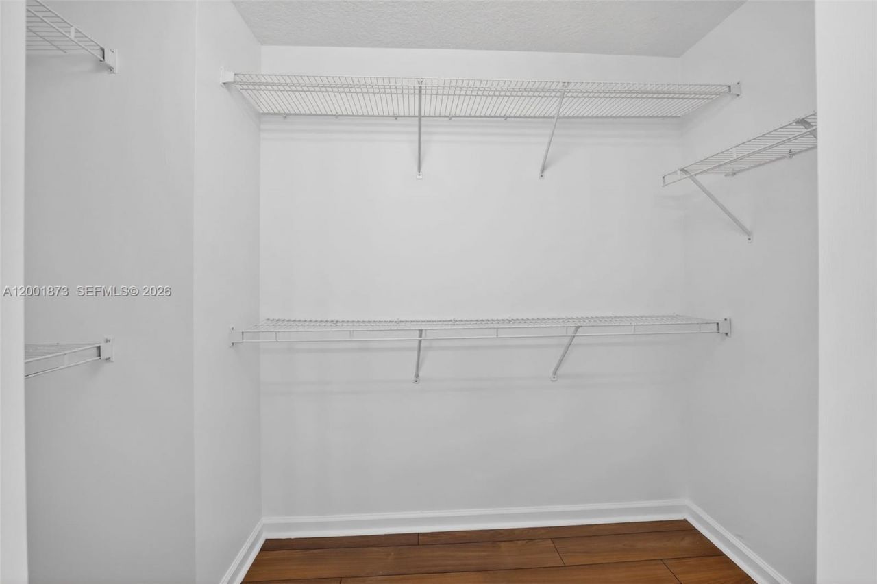 10907 W Broward Blvd, Plantation, FL 33324 Photo