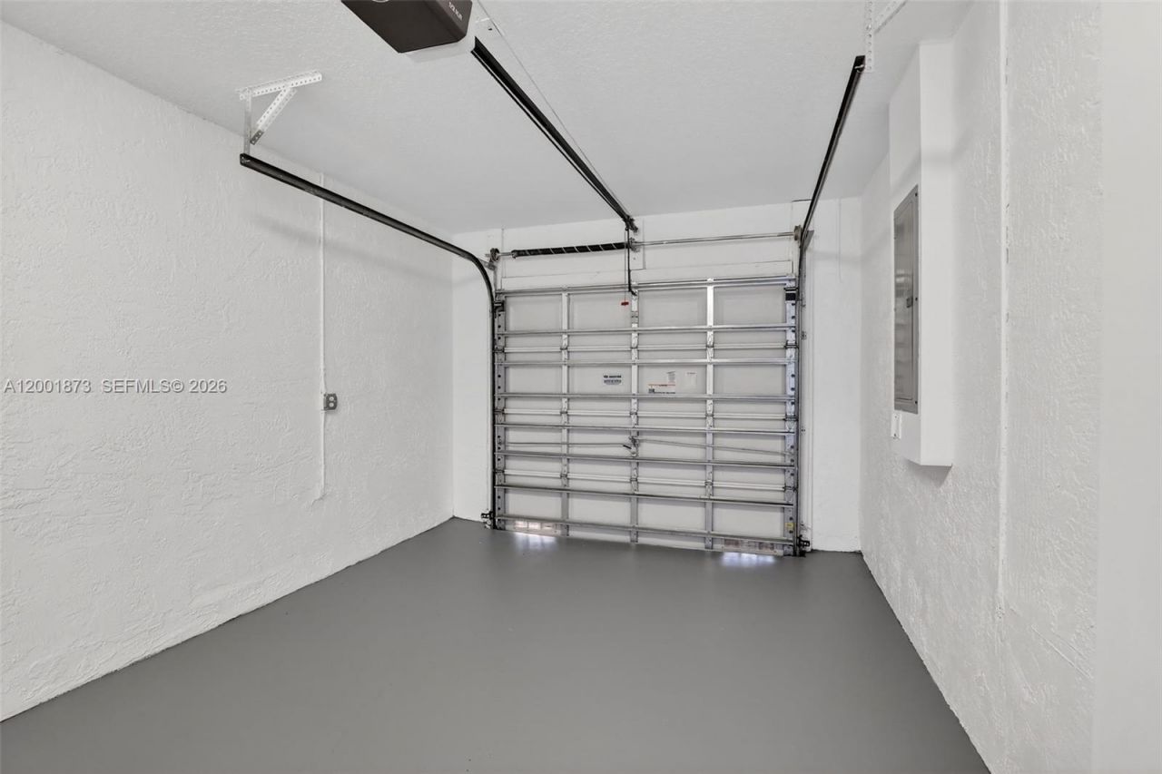 10907 W Broward Blvd, Plantation, FL 33324 Photo