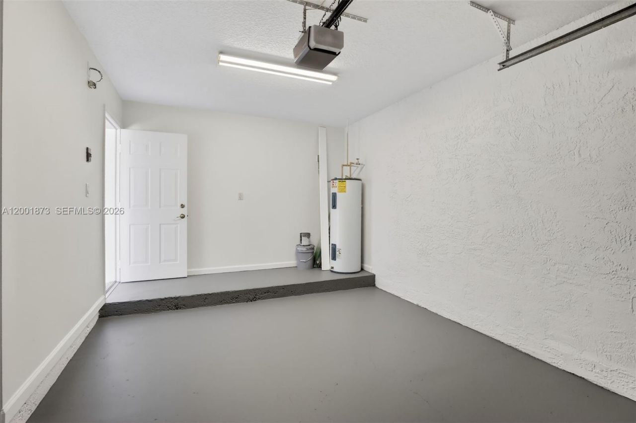 10907 W Broward Blvd, Plantation, FL 33324 Photo