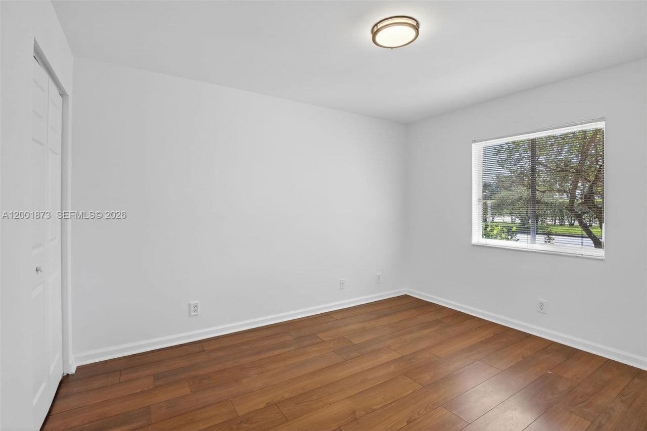 10907 W Broward Blvd, Plantation, FL 33324 Photo