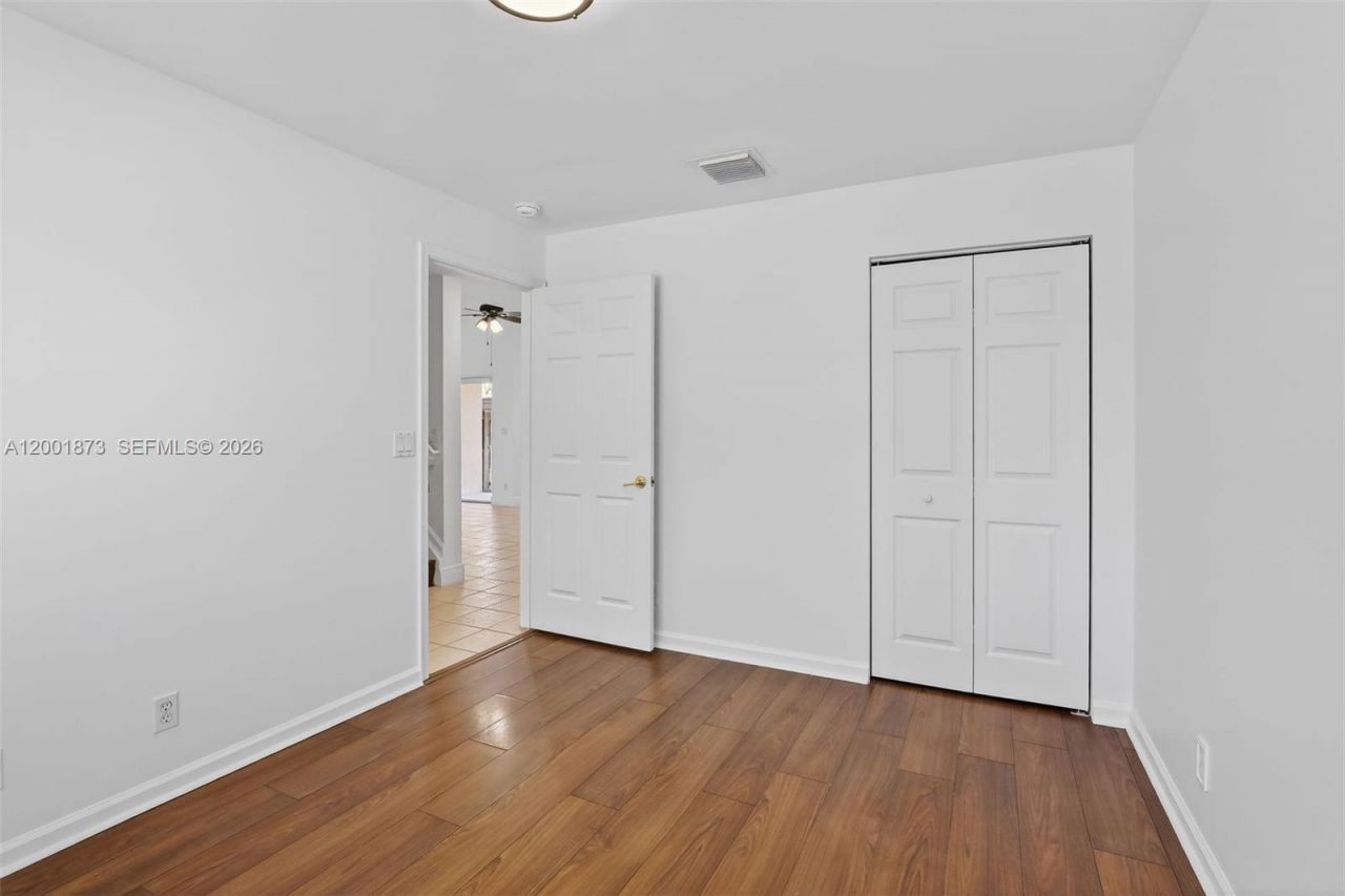 10907 W Broward Blvd, Plantation, FL 33324 Photo