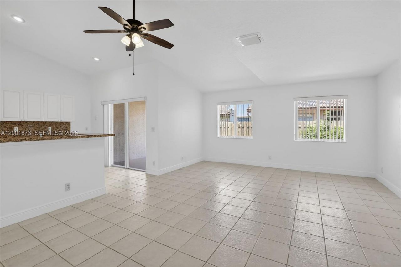 10907 W Broward Blvd, Plantation, FL 33324 Photo