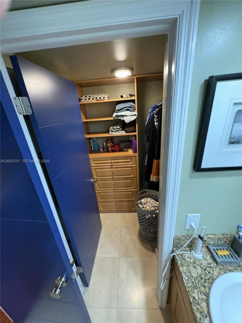 6530 Kendale Lakes Dr, Unit 1303, Miami, FL 33183 Photo