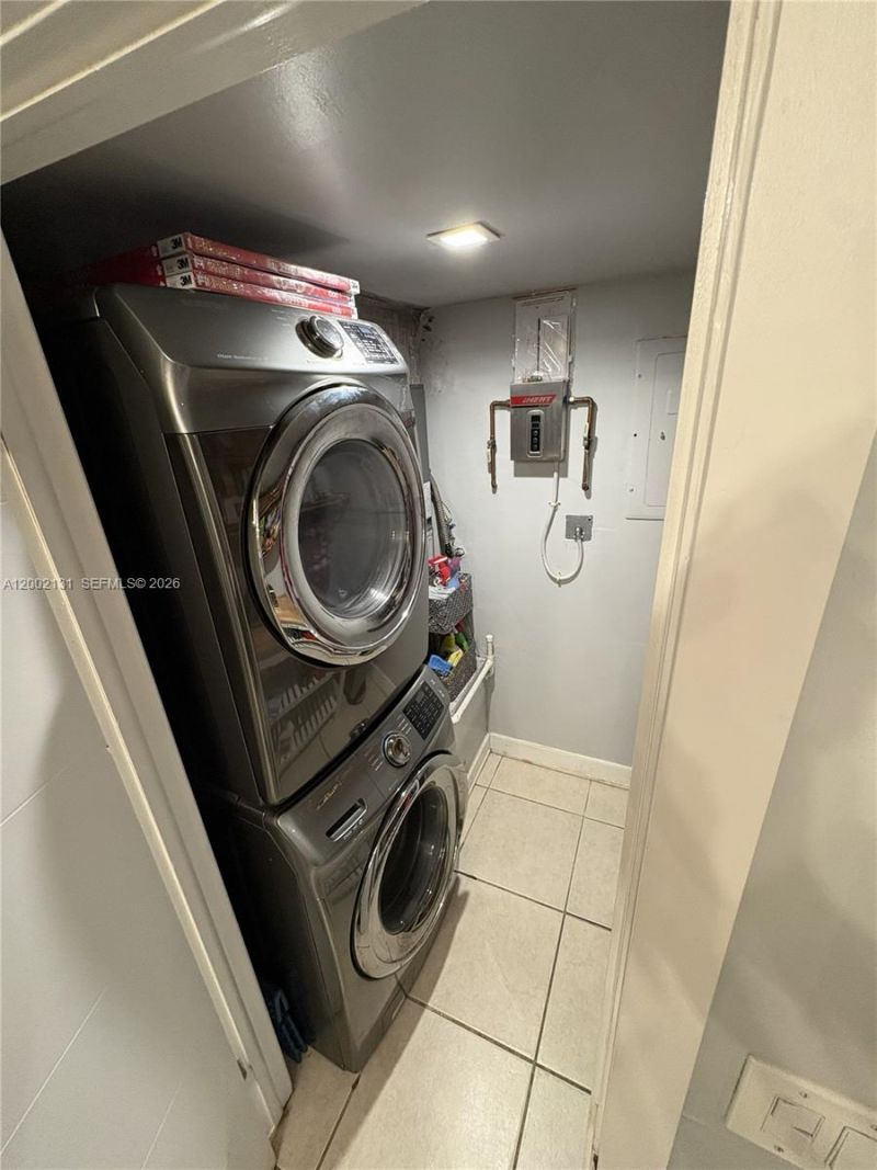 6530 Kendale Lakes Dr, Unit 1303, Miami, FL 33183 Photo