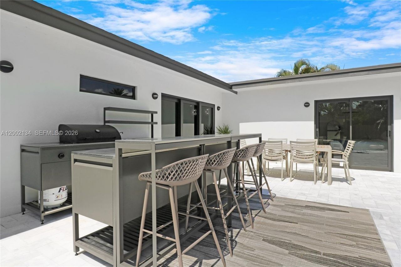 811 NE 17th Ct, Fort Lauderdale, FL 33305 Photo