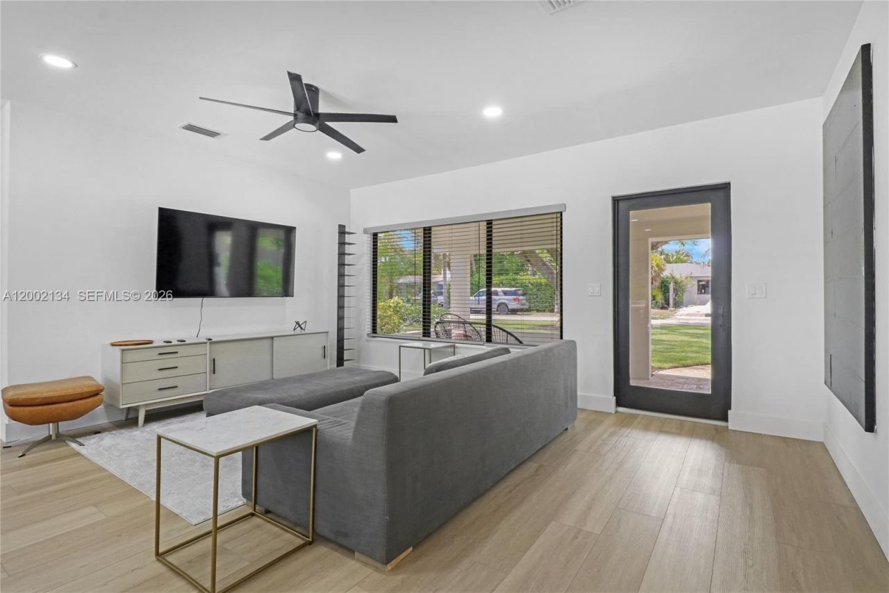 811 NE 17th Ct, Fort Lauderdale, FL 33305 Photo