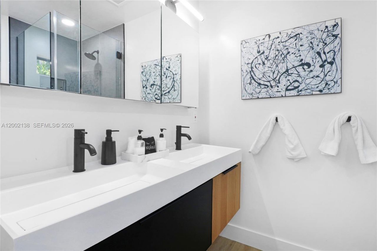 811 NE 17th Ct, Fort Lauderdale, FL 33305 Photo