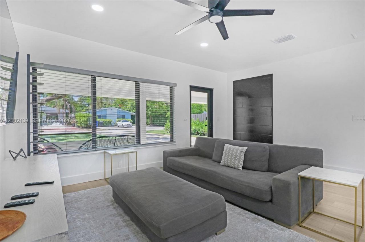 811 NE 17th Ct, Fort Lauderdale, FL 33305 Photo