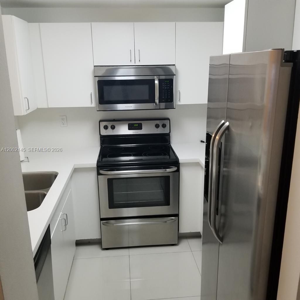 185 SE 14th Ter, Unit 913, Miami, FL 33131 Photo