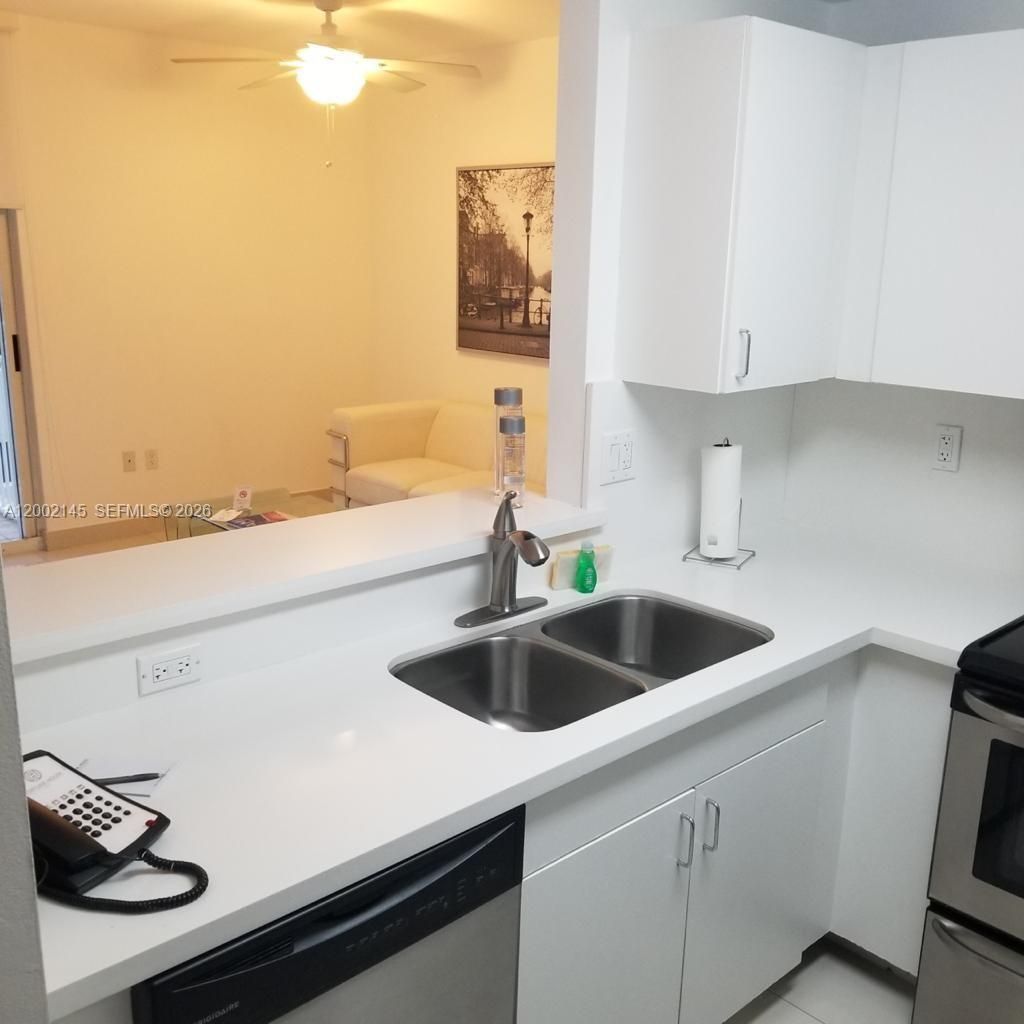 185 SE 14th Ter, Unit 913, Miami, FL 33131 Photo