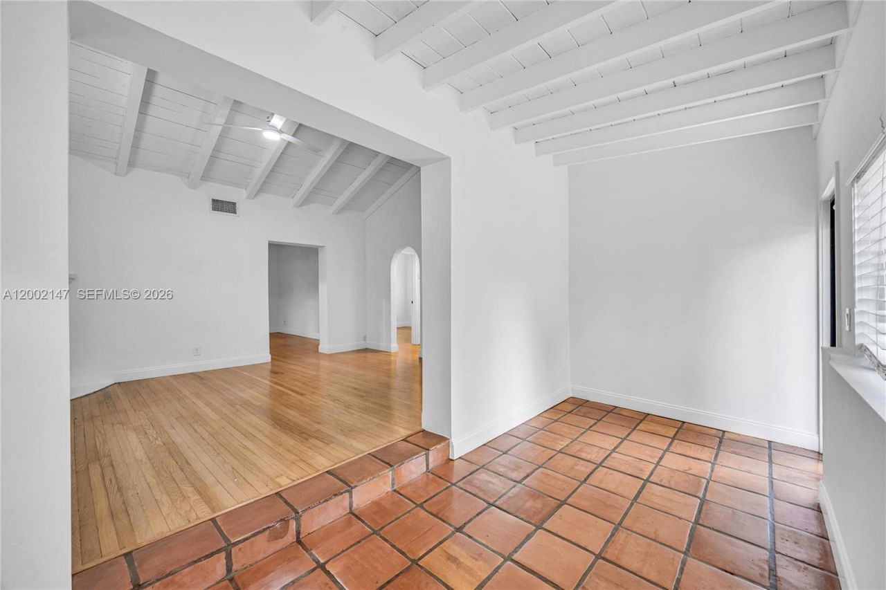 429 NE 73rd St, Miami, FL 33138 Photo