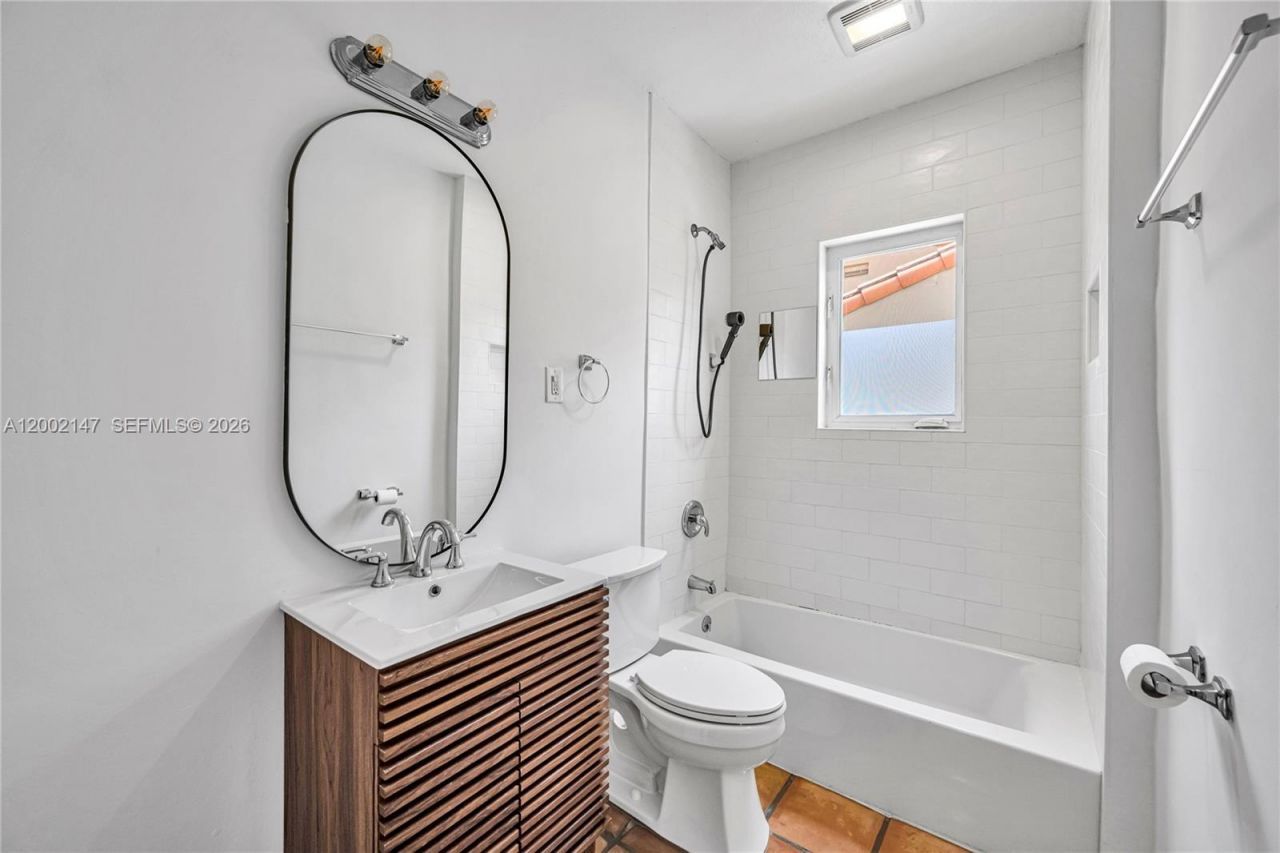 429 NE 73rd St, Miami, FL 33138 Photo