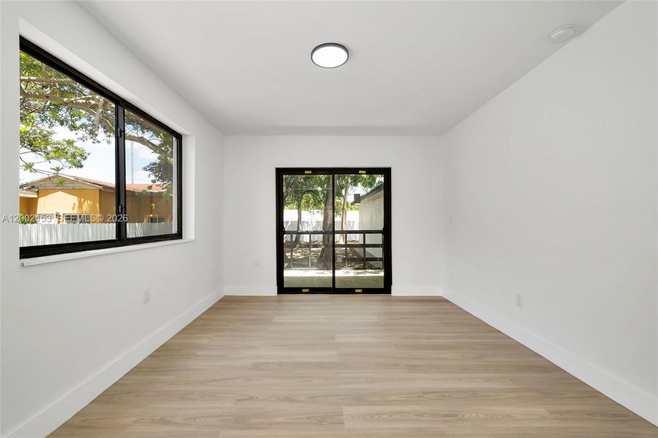 1385 NW 28th St, Miami, FL 33142 Photo