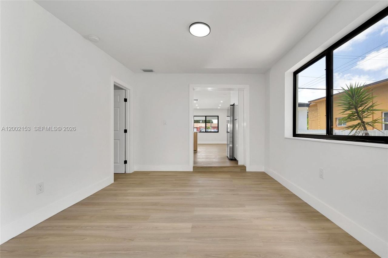 1385 NW 28th St, Miami, FL 33142 Photo