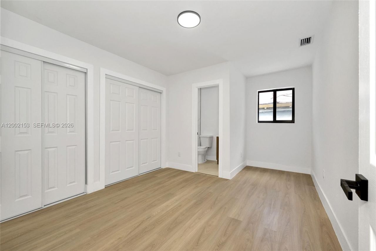 1385 NW 28th St, Miami, FL 33142 Photo