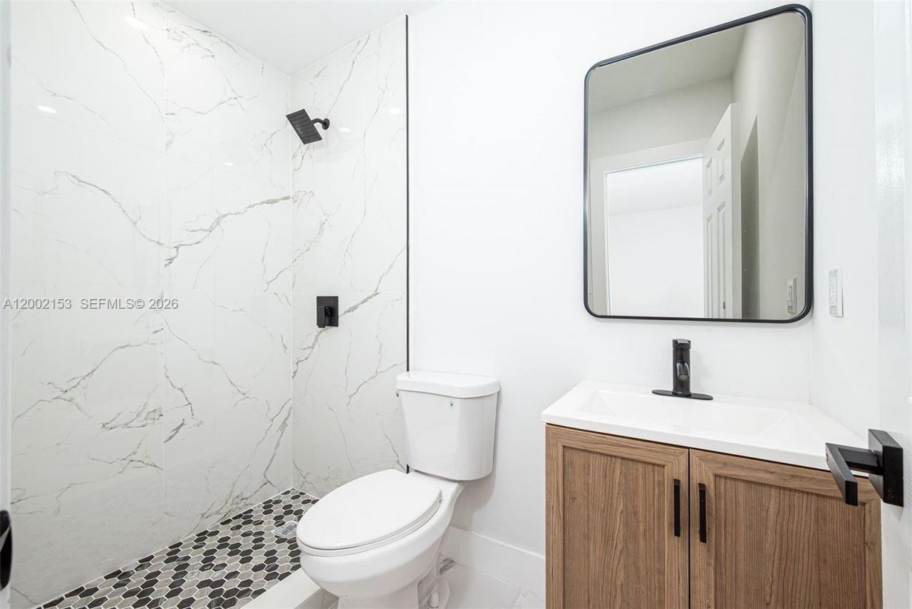 1385 NW 28th St, Miami, FL 33142 Photo