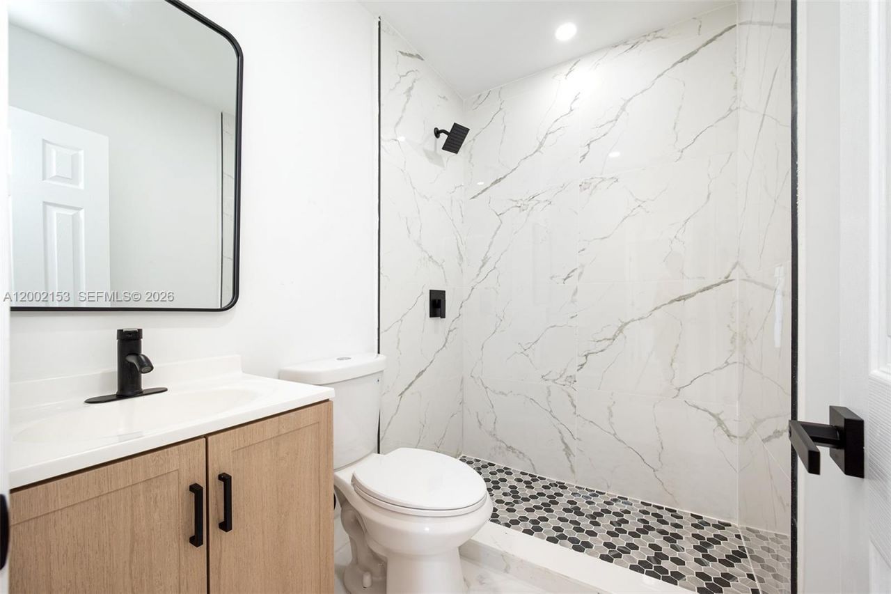 1385 NW 28th St, Miami, FL 33142 Photo