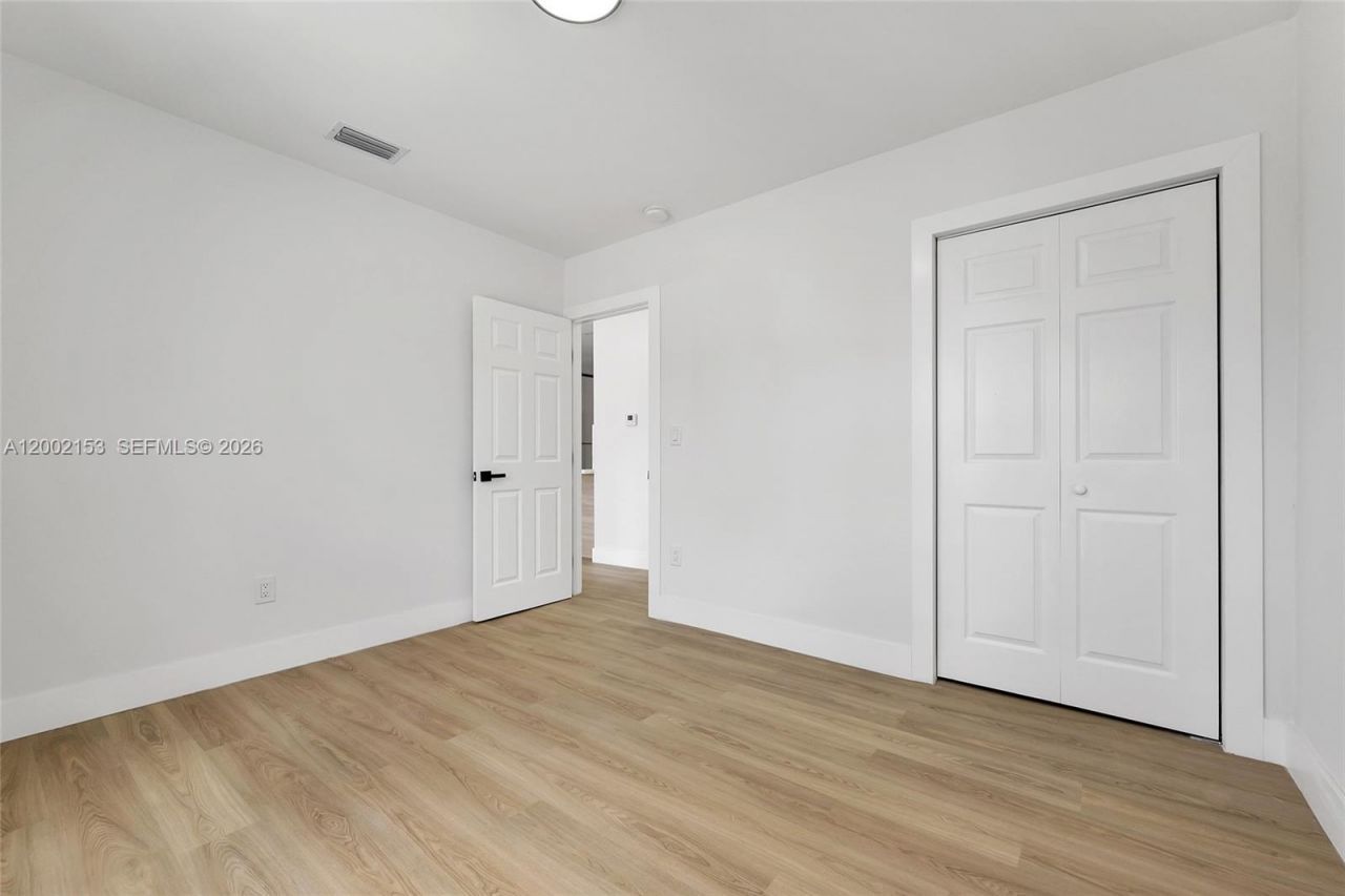 1385 NW 28th St, Miami, FL 33142 Photo