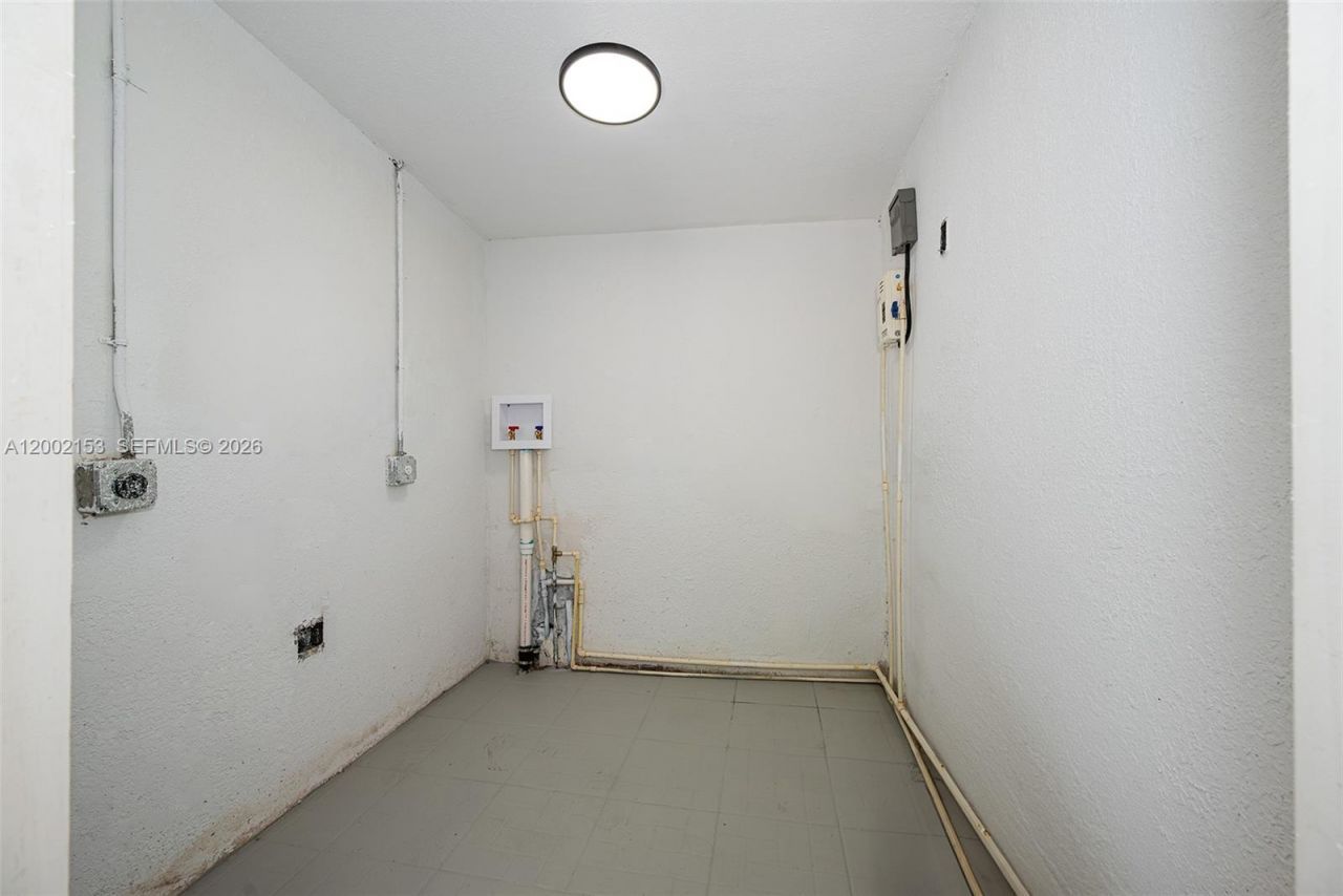 1385 NW 28th St, Miami, FL 33142 Photo