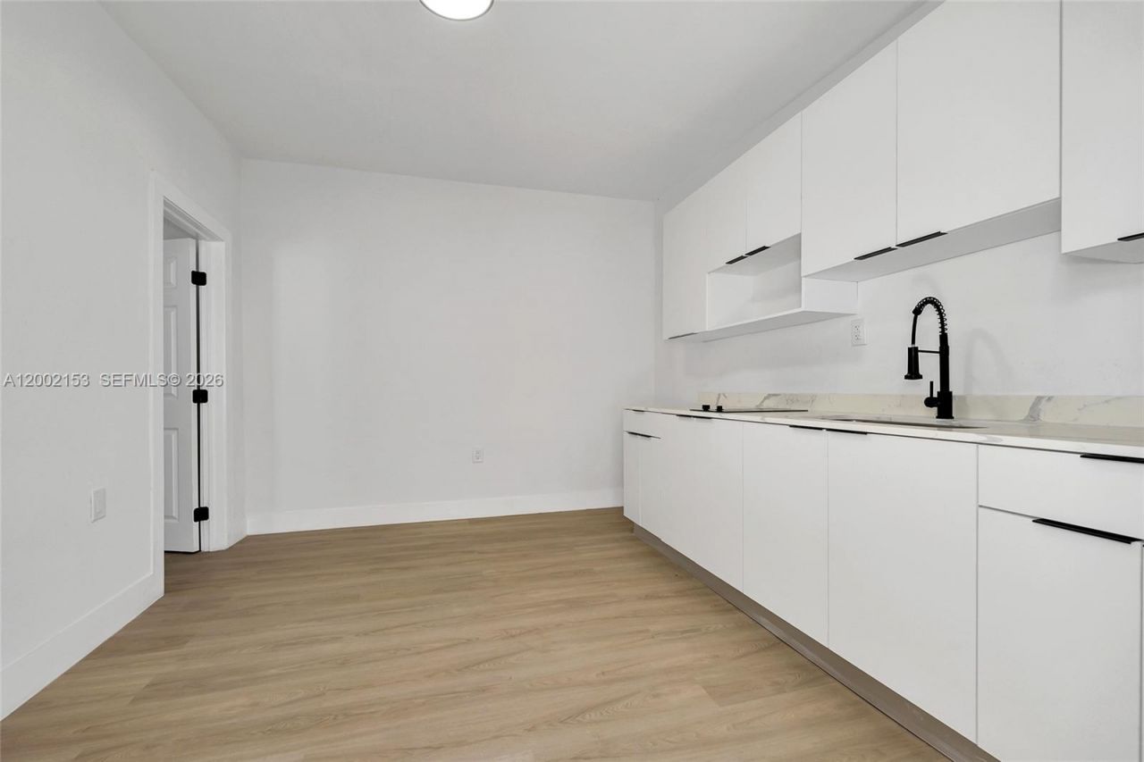 1385 NW 28th St, Miami, FL 33142 Photo