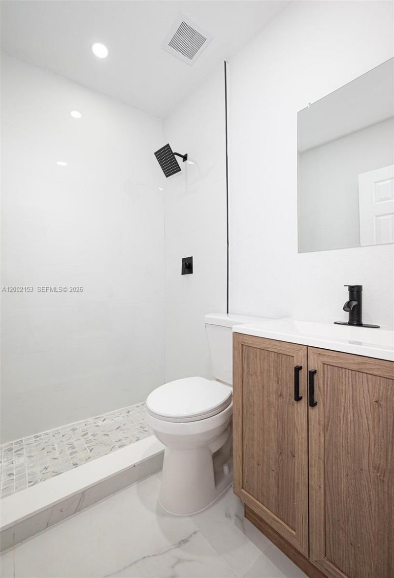 1385 NW 28th St, Miami, FL 33142 Photo