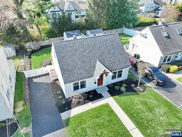 34 Charles Terrace, WALDWICK, NJ 07463