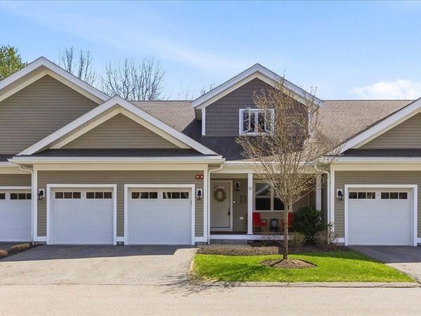12 Mile Stone Way, Unit 12, Hanover, MA 02339