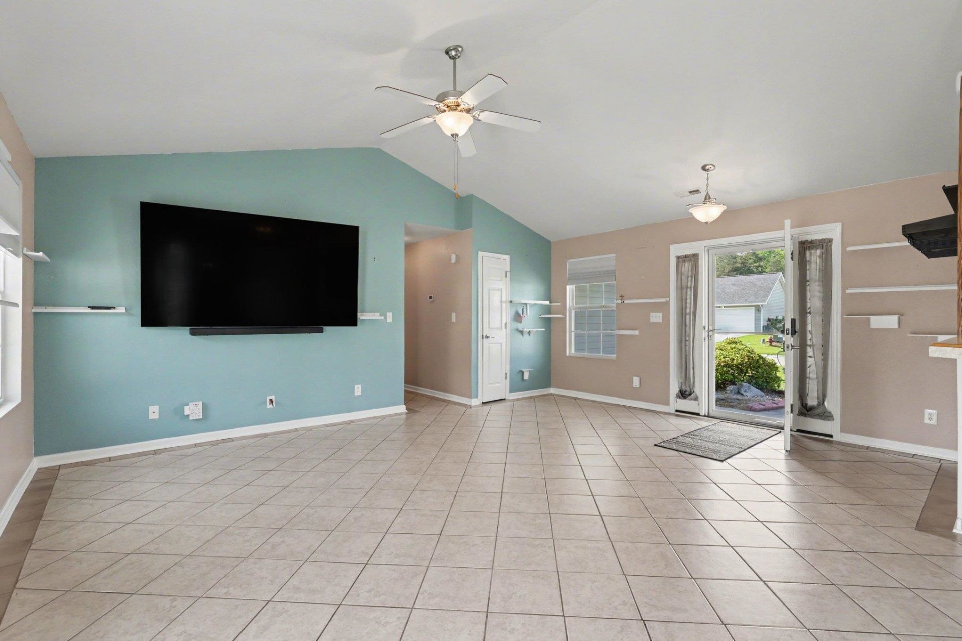 1116 Jumper Trail Circle  Photo 4