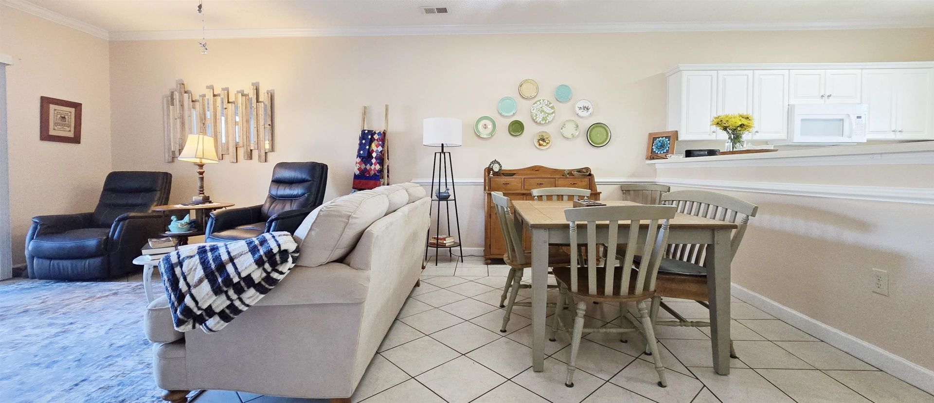 300 Kiskadee Loop Photo 5