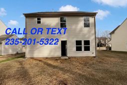 111 Emily St. photo 4