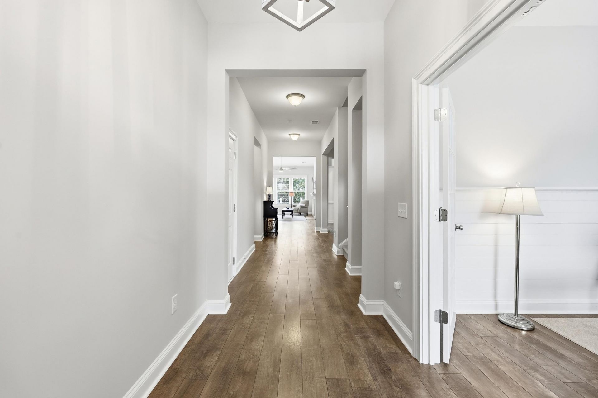 52 Winston Circle  Photo 9