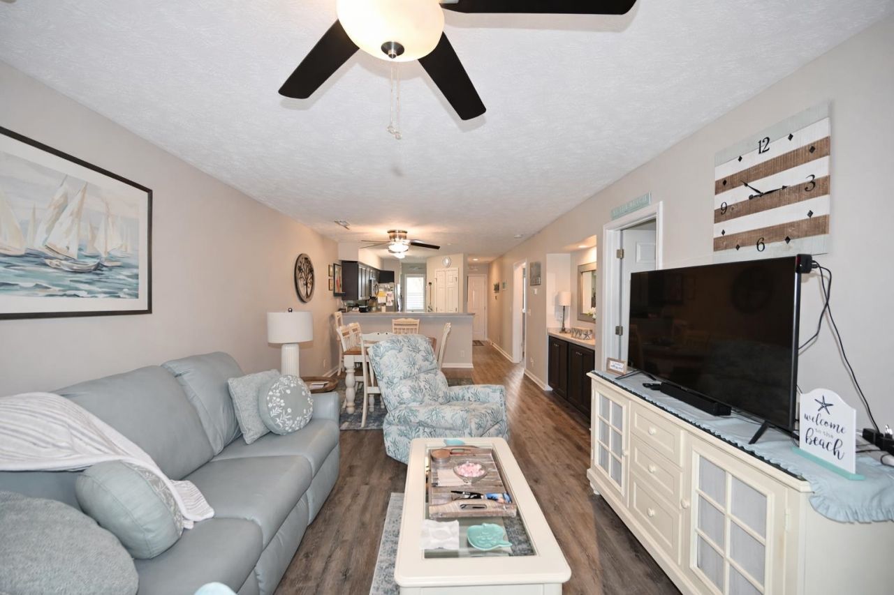 665 Tupelo Ln. Photo 12