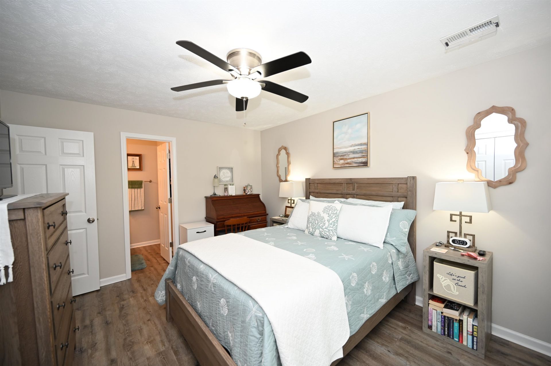 665 Tupelo Ln. Photo 17