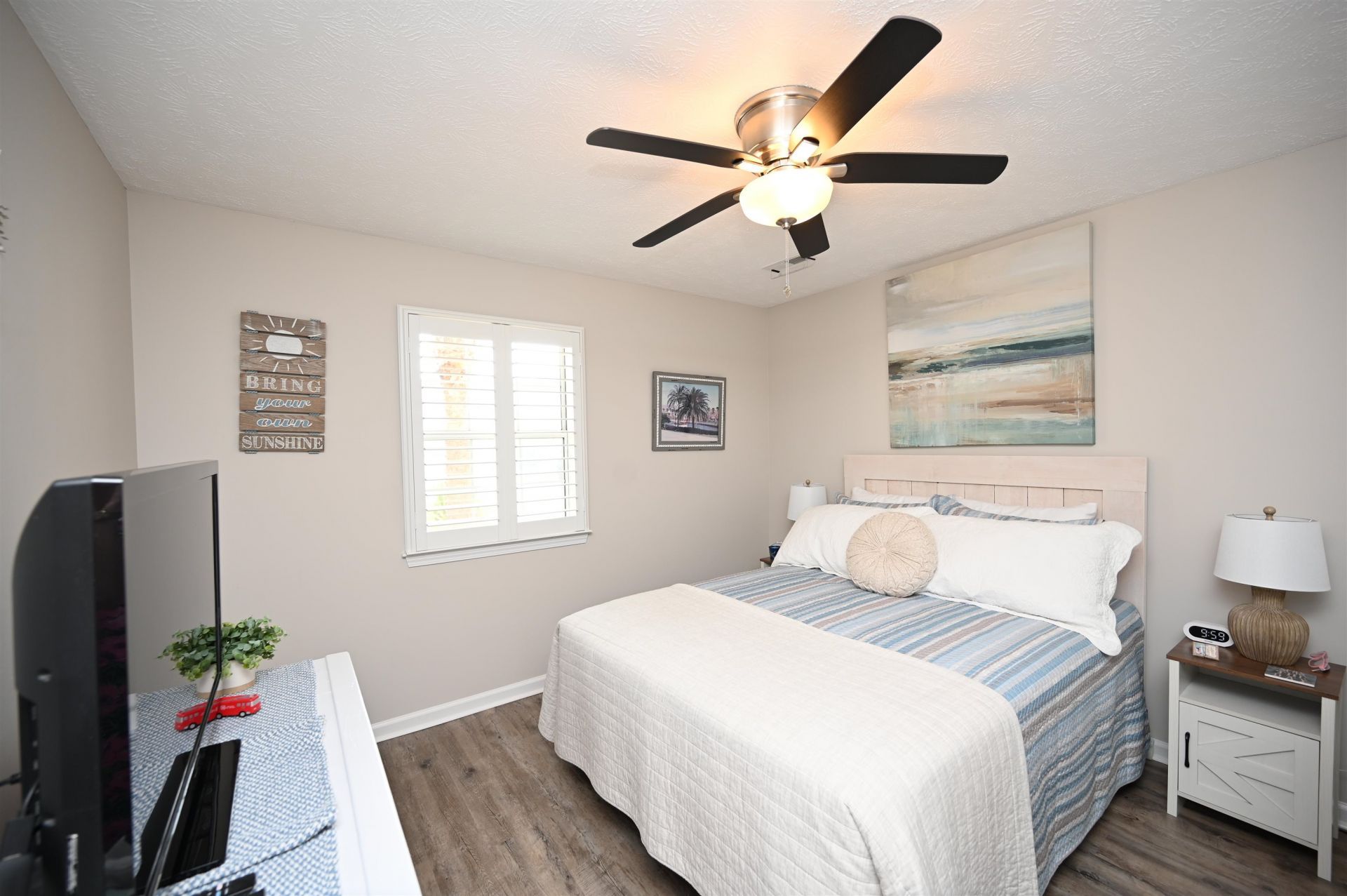 665 Tupelo Ln. Photo 21