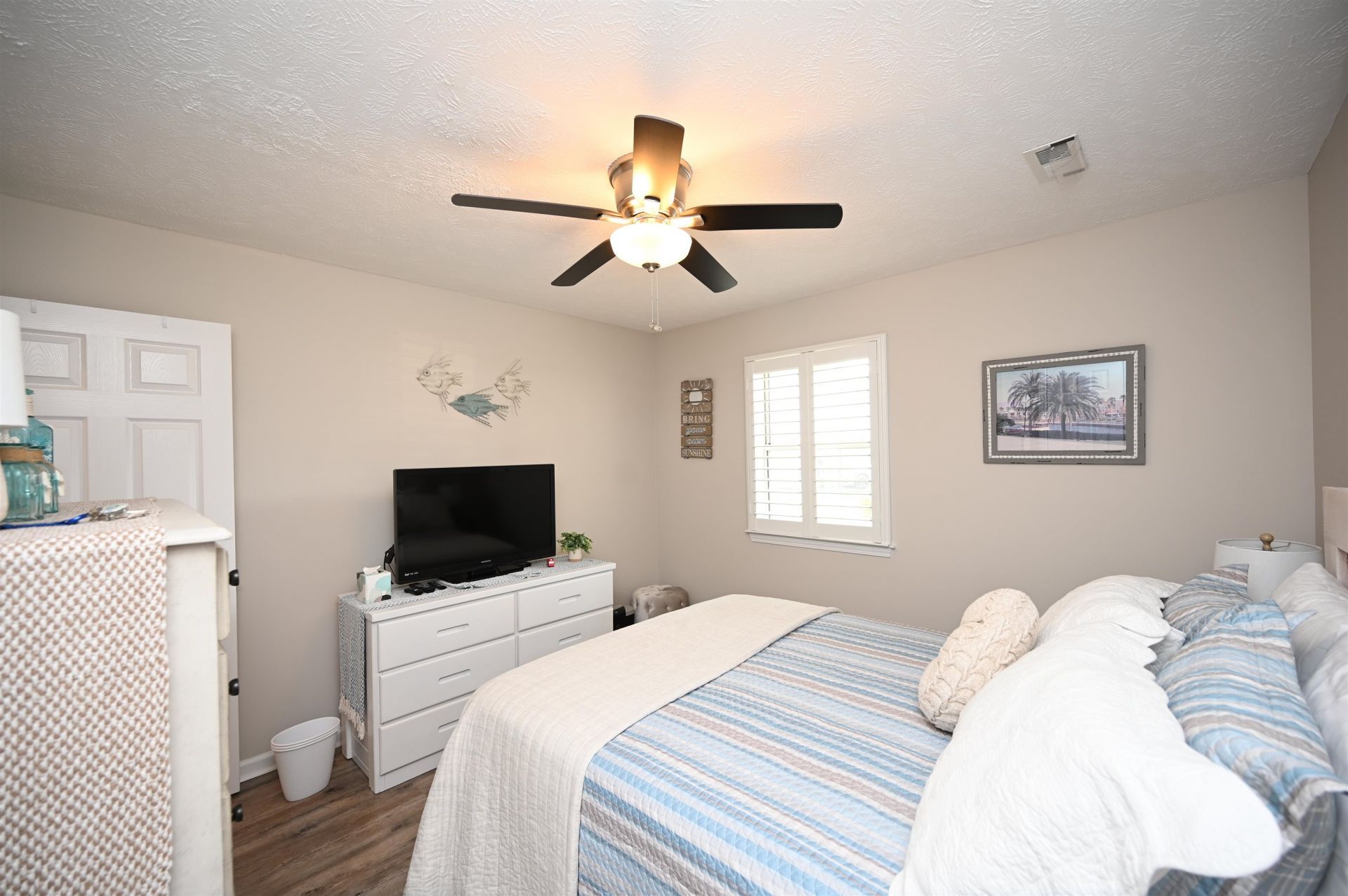 665 Tupelo Ln. Photo 23