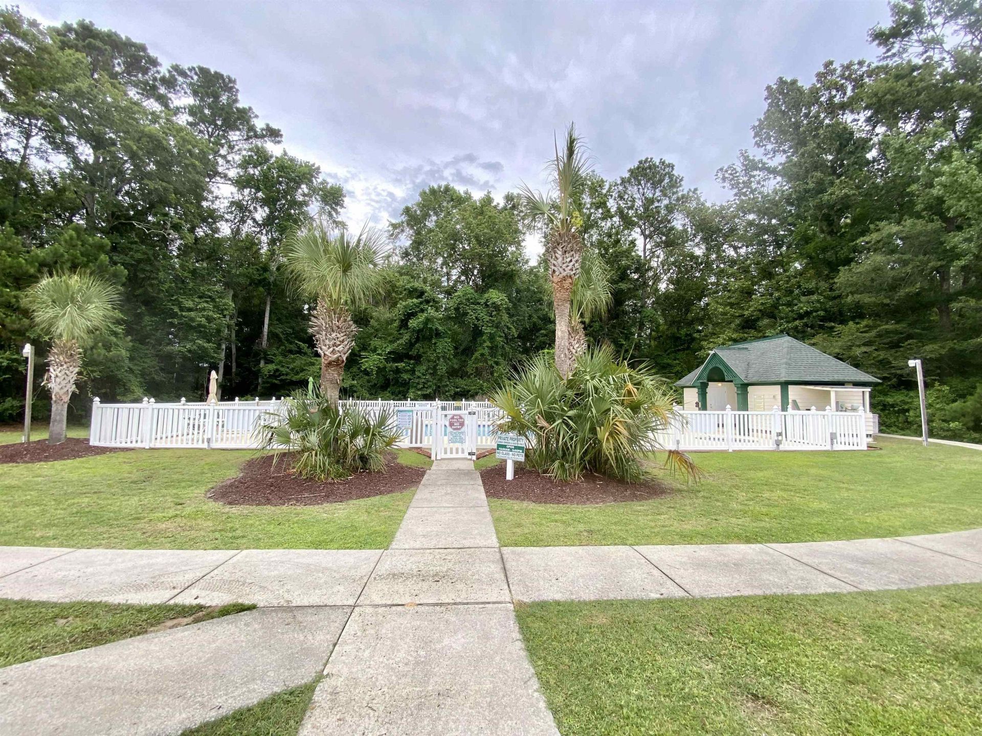 665 Tupelo Ln. Photo 31