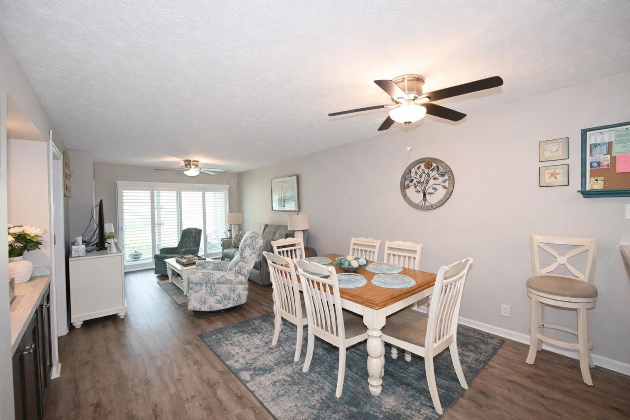 665 Tupelo Ln. Photo 7