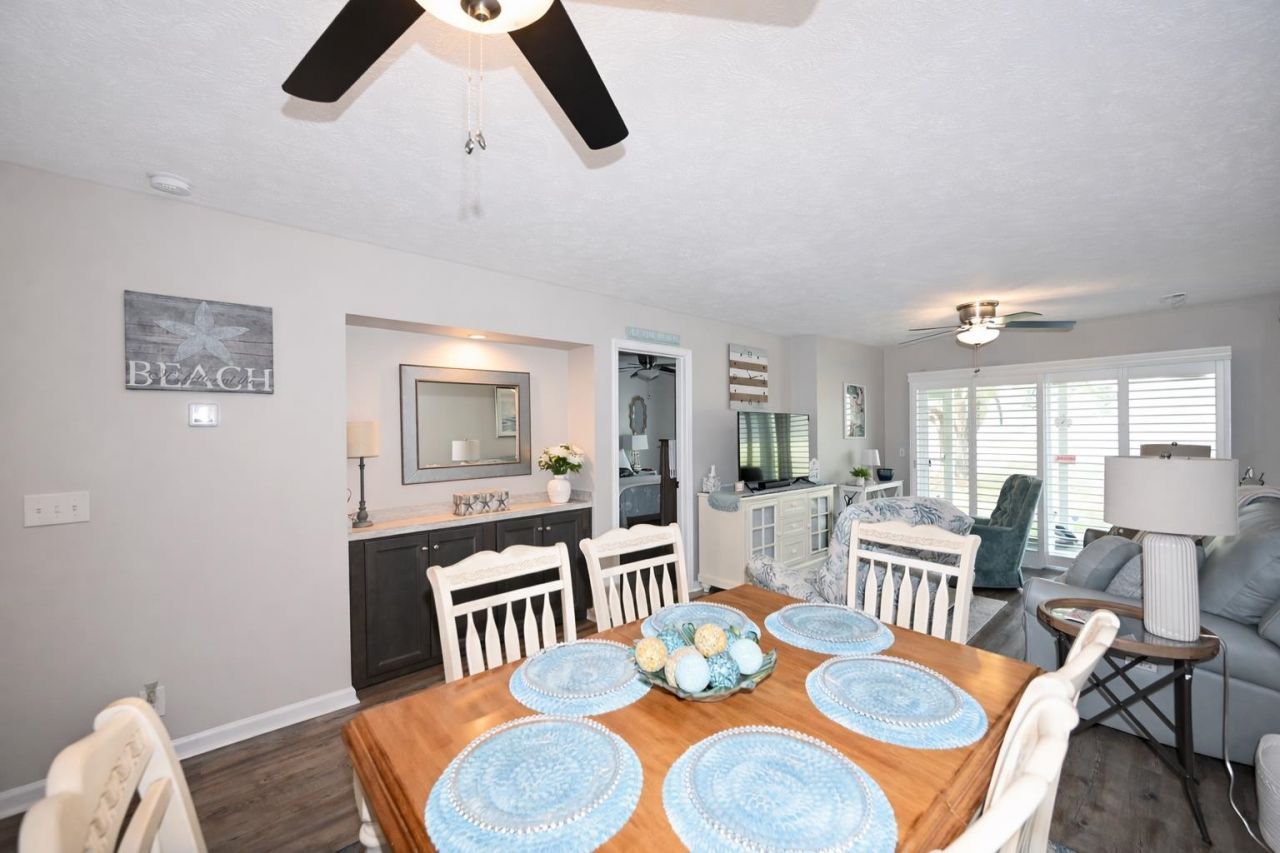 665 Tupelo Ln. Photo 8